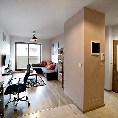 Airport Okecie Klobucka P&O Serviced Apartments Varsavia Esterno foto