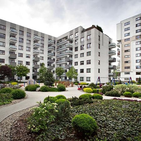 Airport Okecie Klobucka P&O Serviced Apartments Varsavia Esterno foto