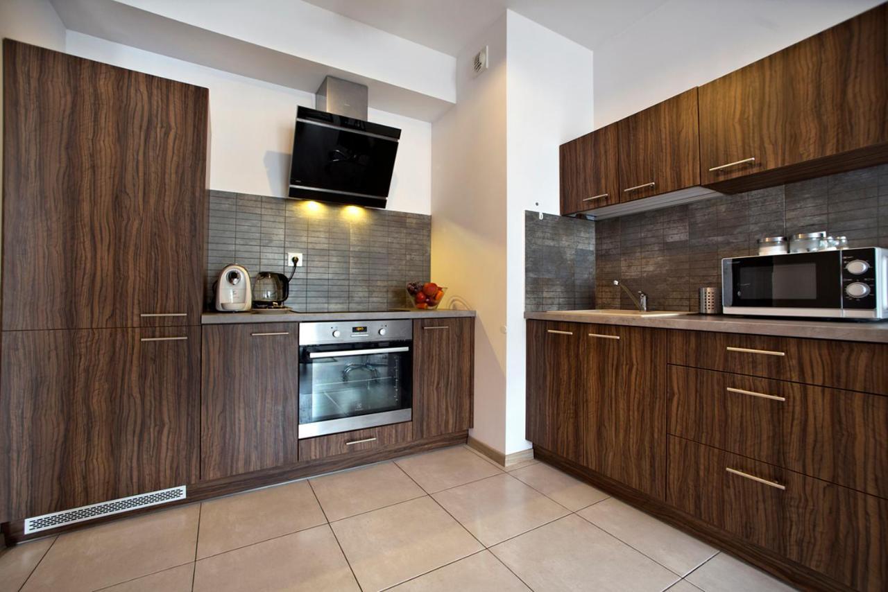 Airport Okecie Klobucka P&O Serviced Apartments Varsavia Esterno foto