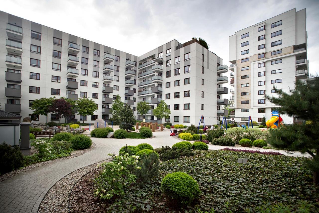 Airport Okecie Klobucka P&O Serviced Apartments Varsavia Esterno foto