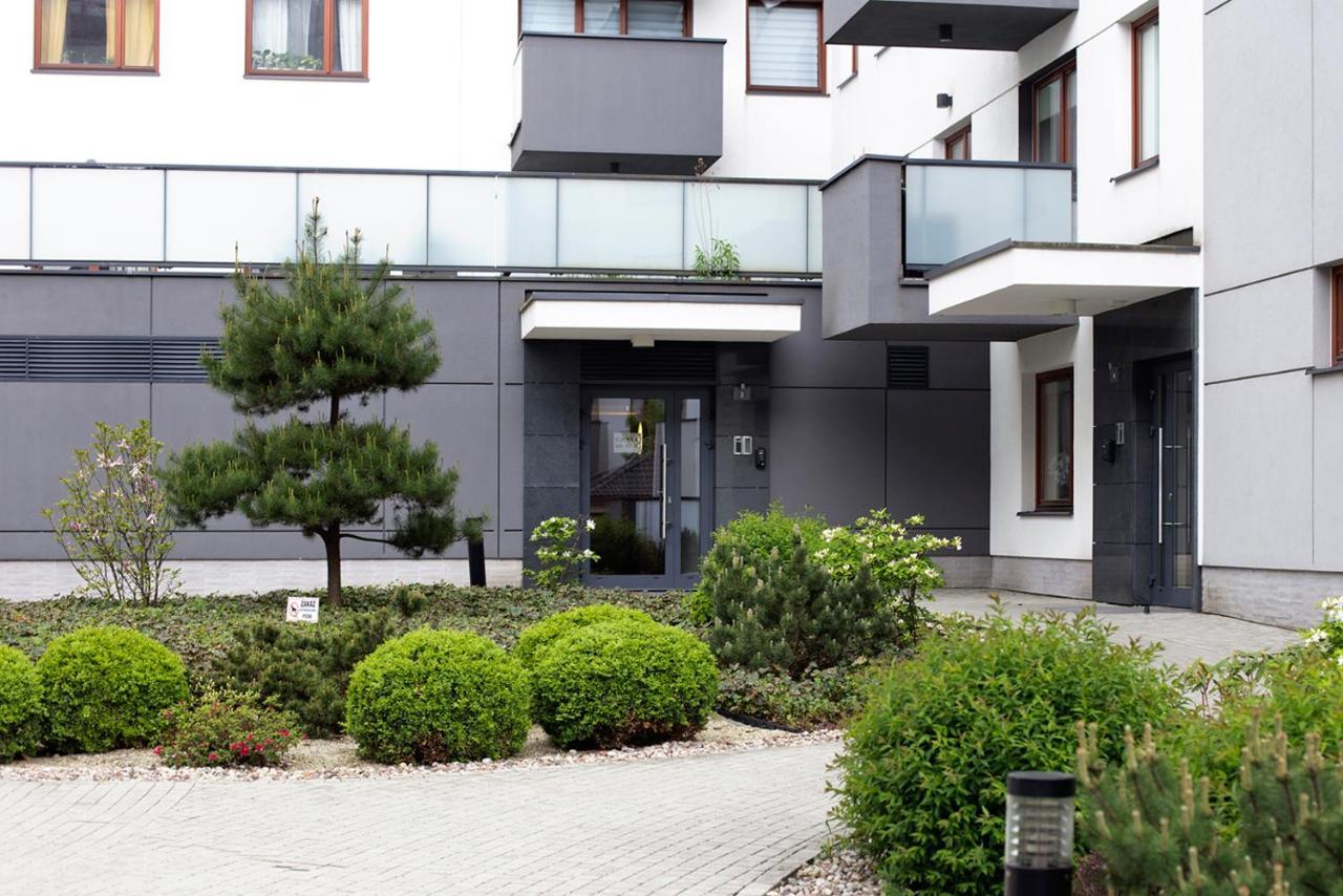 Airport Okecie Klobucka P&O Serviced Apartments Varsavia Esterno foto